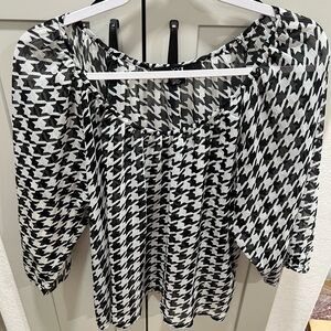 Forever 21 Black and White Houndstooth Blouse